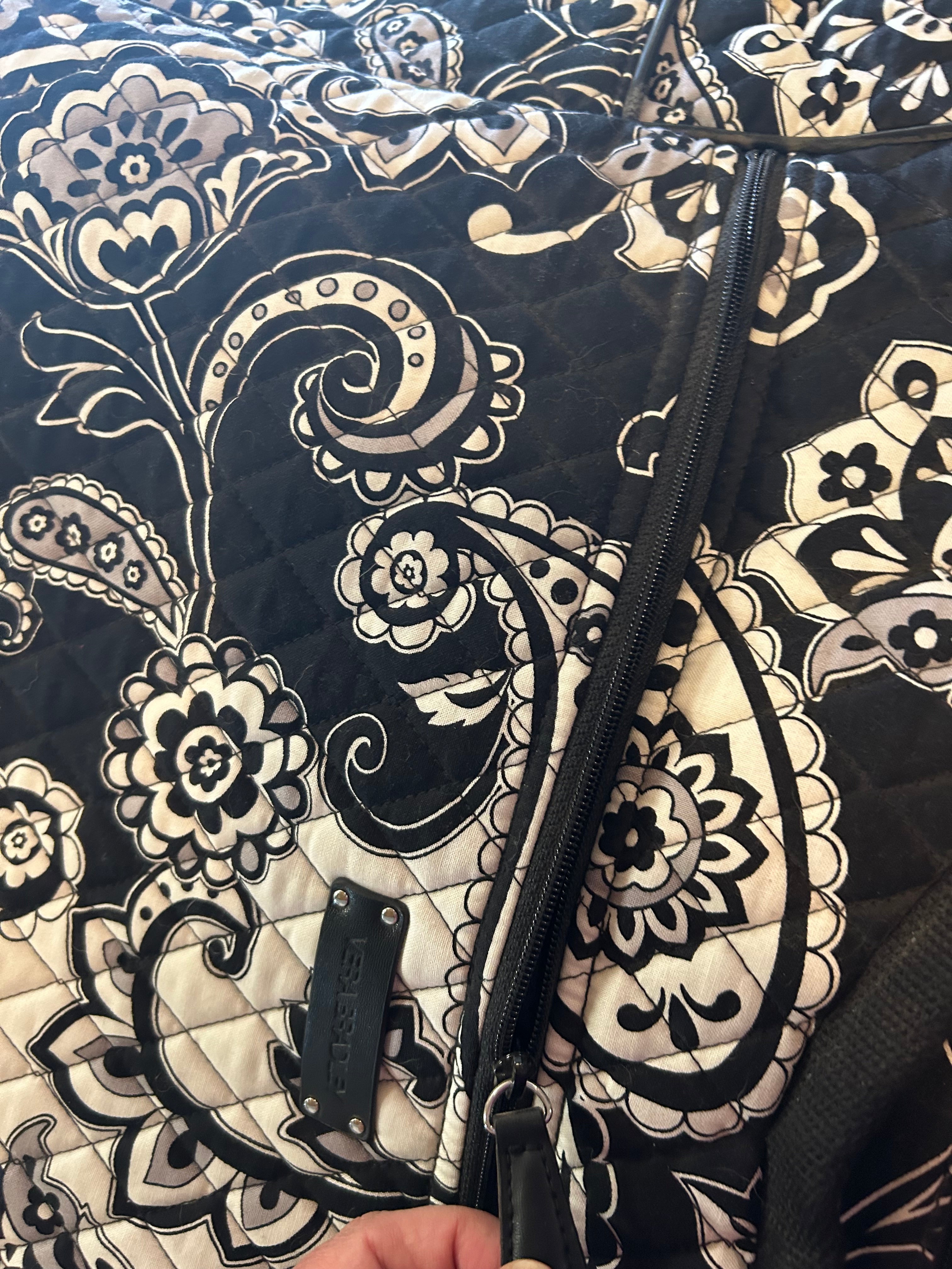 Vera Bradley top Black & White Paisley XL Tote