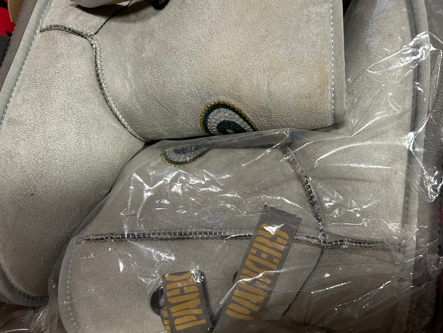 Rare Women's Green Bay Packer Plush Boots with Sparkle Logo, Size 9