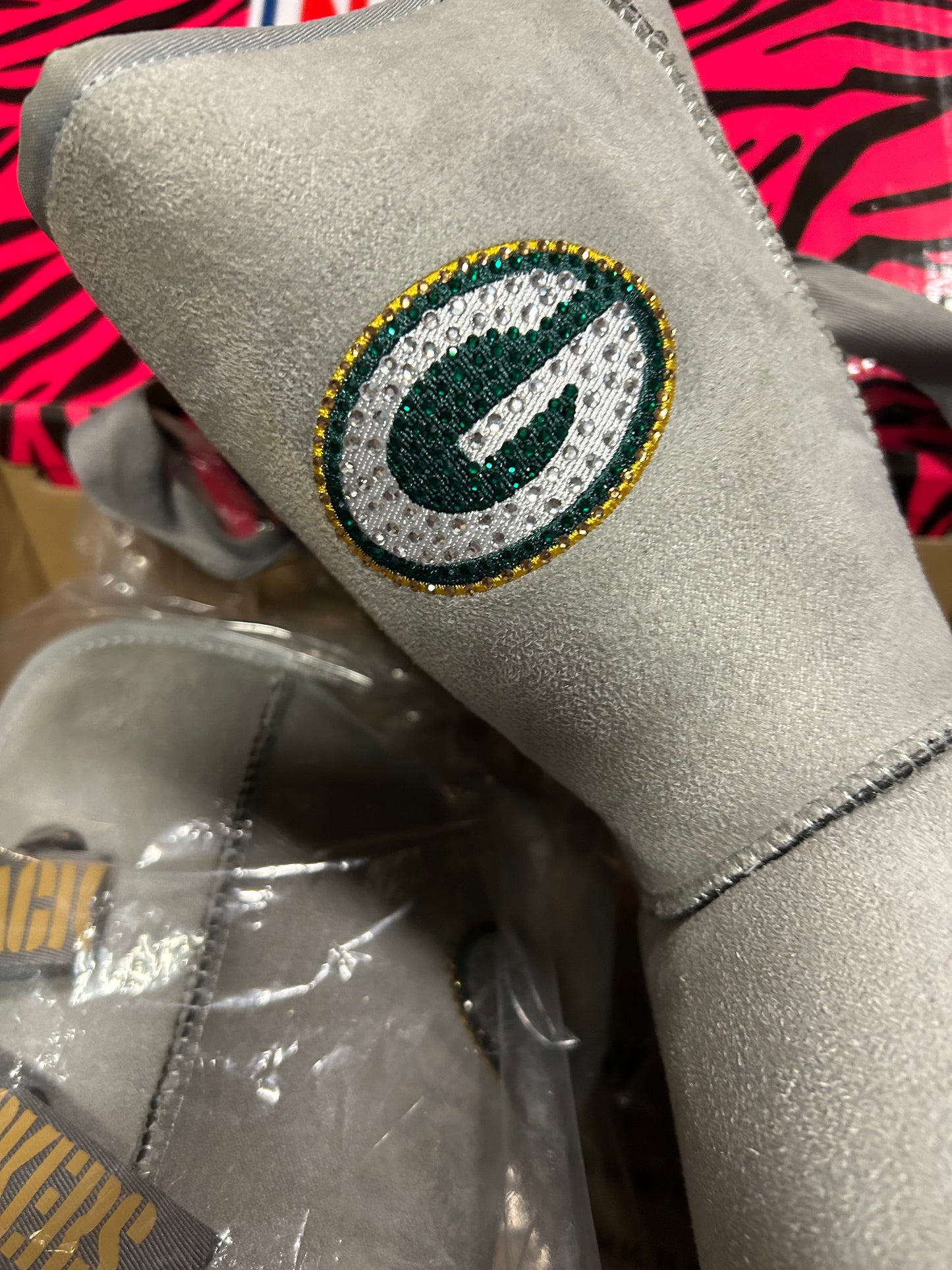 Rare Women's Green Bay Packer Plush Boots with Sparkle Logo, Size 9